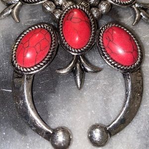♥️ Oversized Red Howlite and silver tone necklace. ♥️